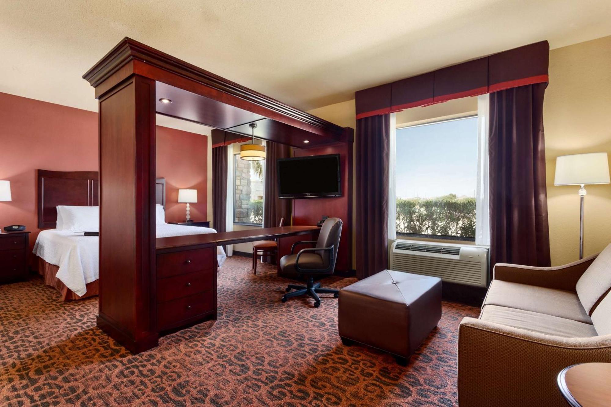 Hampton Inn & Suites Mission Bagian luar foto