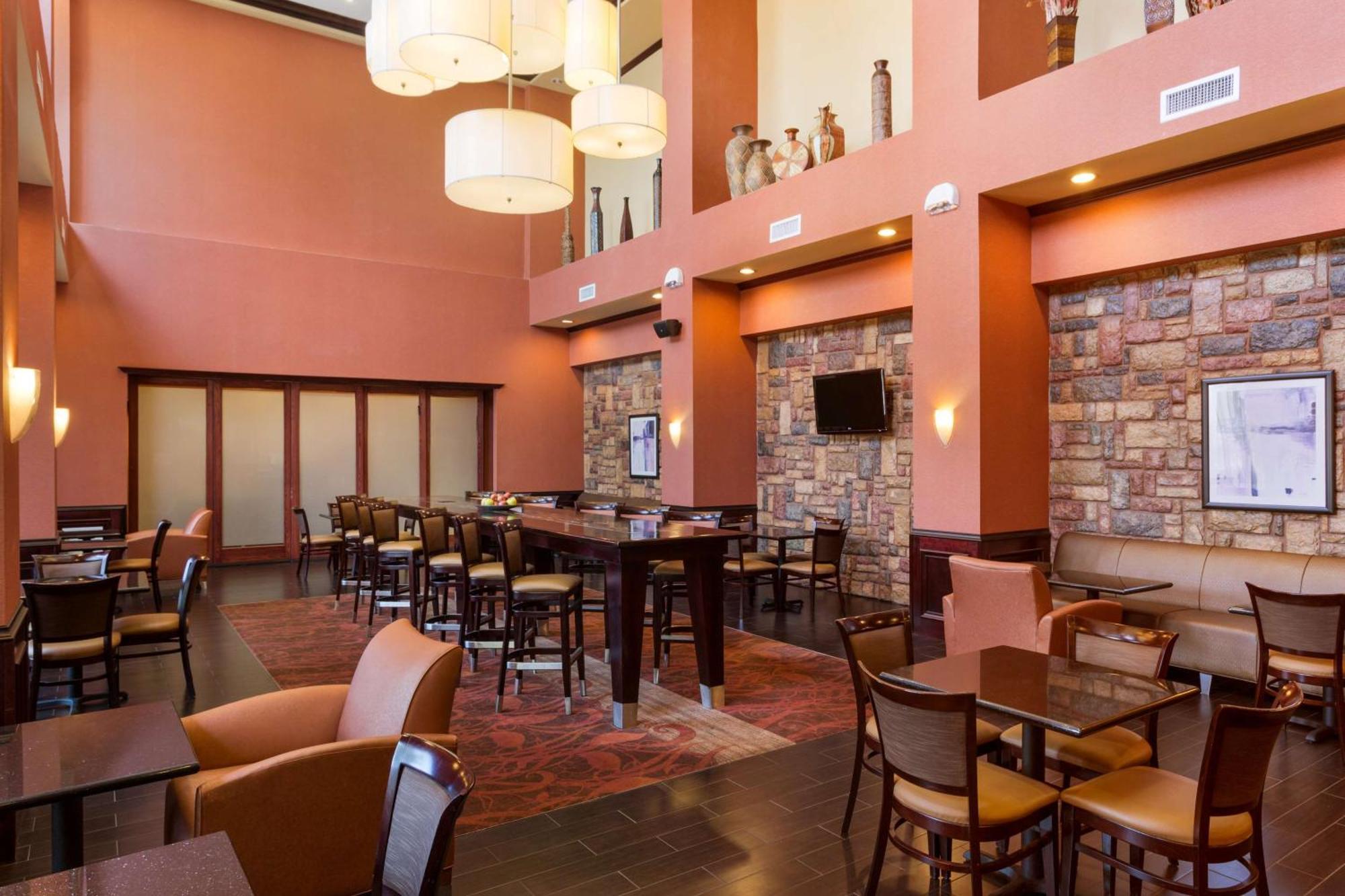Hampton Inn & Suites Mission Bagian luar foto