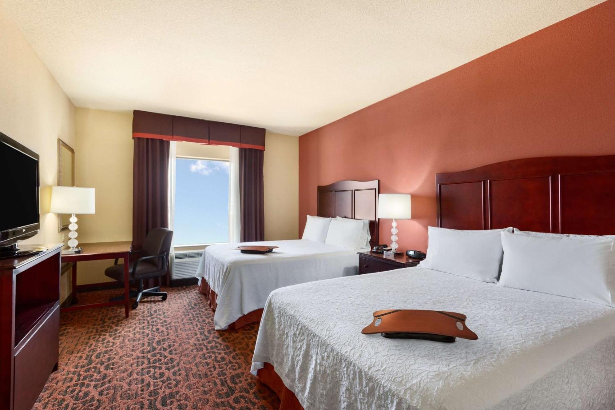 Hampton Inn & Suites Mission Bagian luar foto